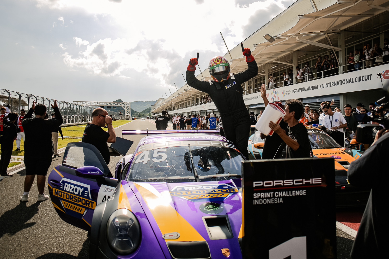 Porsche Sprint Challenge Indonesia Crowns Maiden Champions Endurance Info