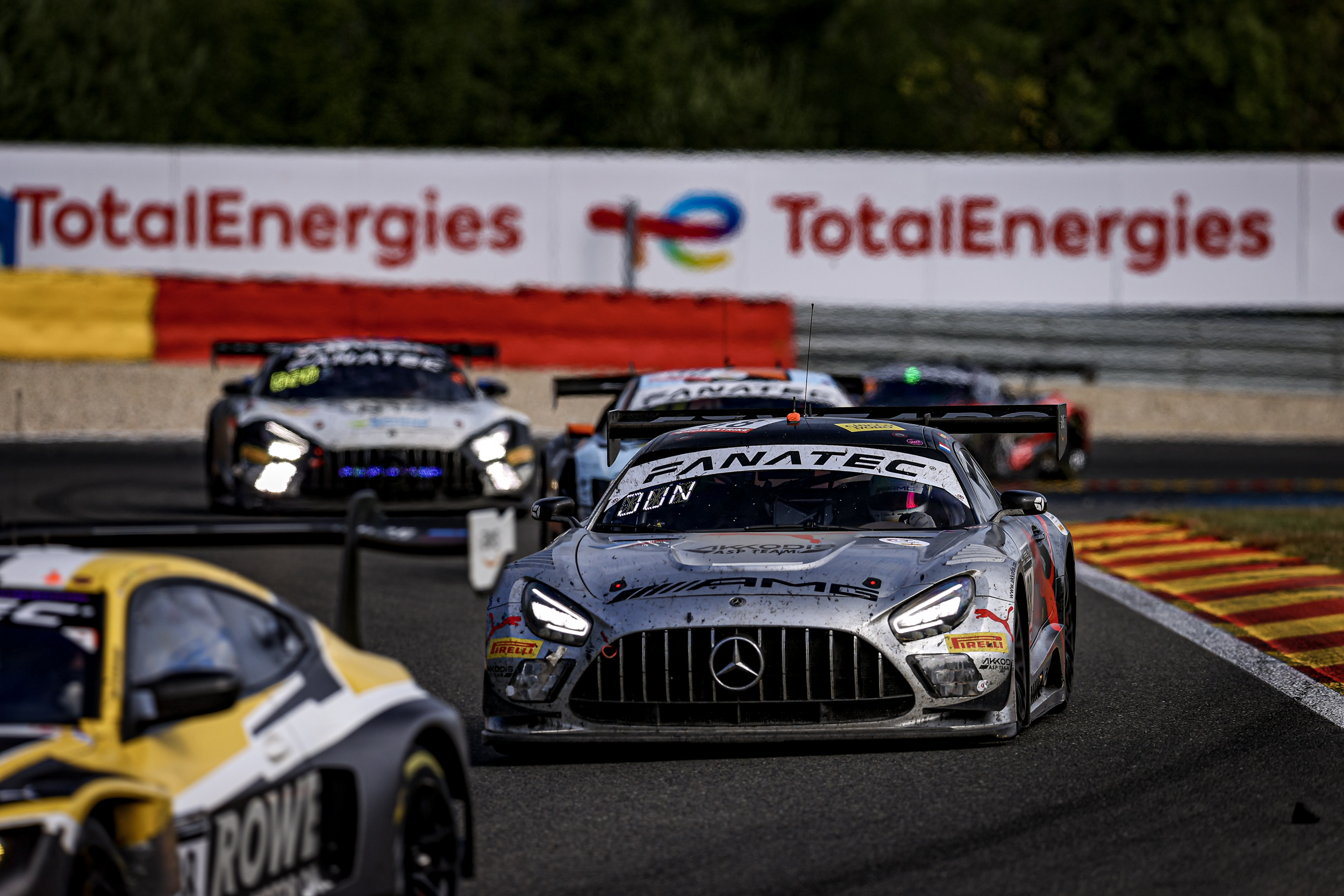 Mercedes-AMG returns to the top as Akkodis ASP finally conquers the 24 ...